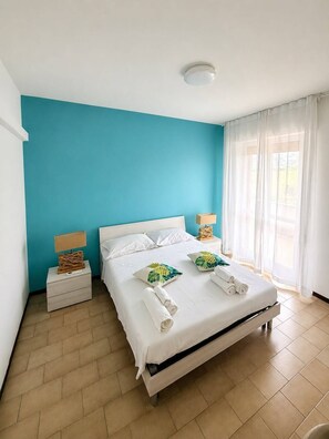 2 chambres, fer et planche à repasser, Wi-Fi, draps fournis