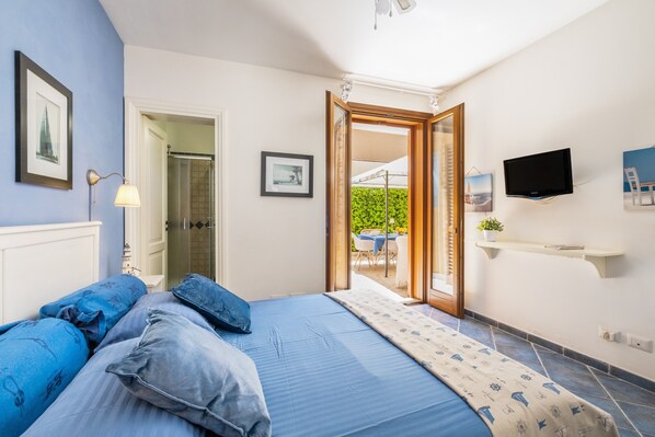 1 habitación, tabla de planchar con plancha y wifi 