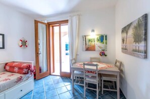 Dining - Apartment 'Residence Le Cenate Ship In' with Private Terrace, Wi-Fi and Air Conditioning (Nardò)