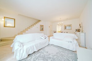 Apartment | Living area | Flat-screen TV - Casa Sarabè - Dorno Motocross Track (Dorno)