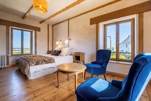 4 chambres, fer et planche à repasser, Wi-Fi, literie fournie