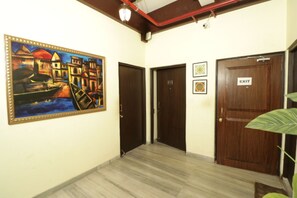 Interior - Eennra Oiitijhyya (Kolkata)