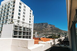 Property grounds - Modern 1-bedroom, Rooftop apartment in Cape Town CBD with a wrap around balcony (Cape Town)
