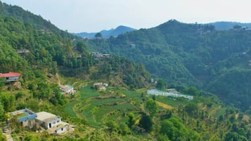 Rom – deluxe, fjellutsikt | Luftbilde