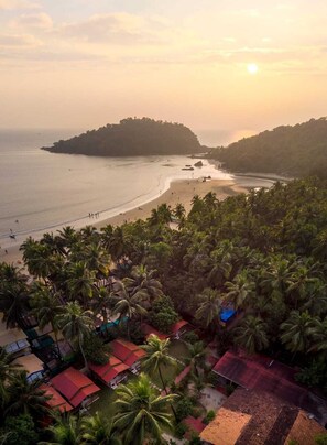 Beach - Rockit Cafe And Stay (Canacona)