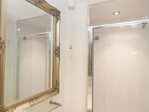 Shower - Avenue Park Villa (Torquay)
