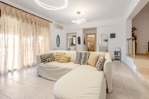 TV - Horizon Maisonette by RentalsPro - Elani Halkidiki (Kassandreia)