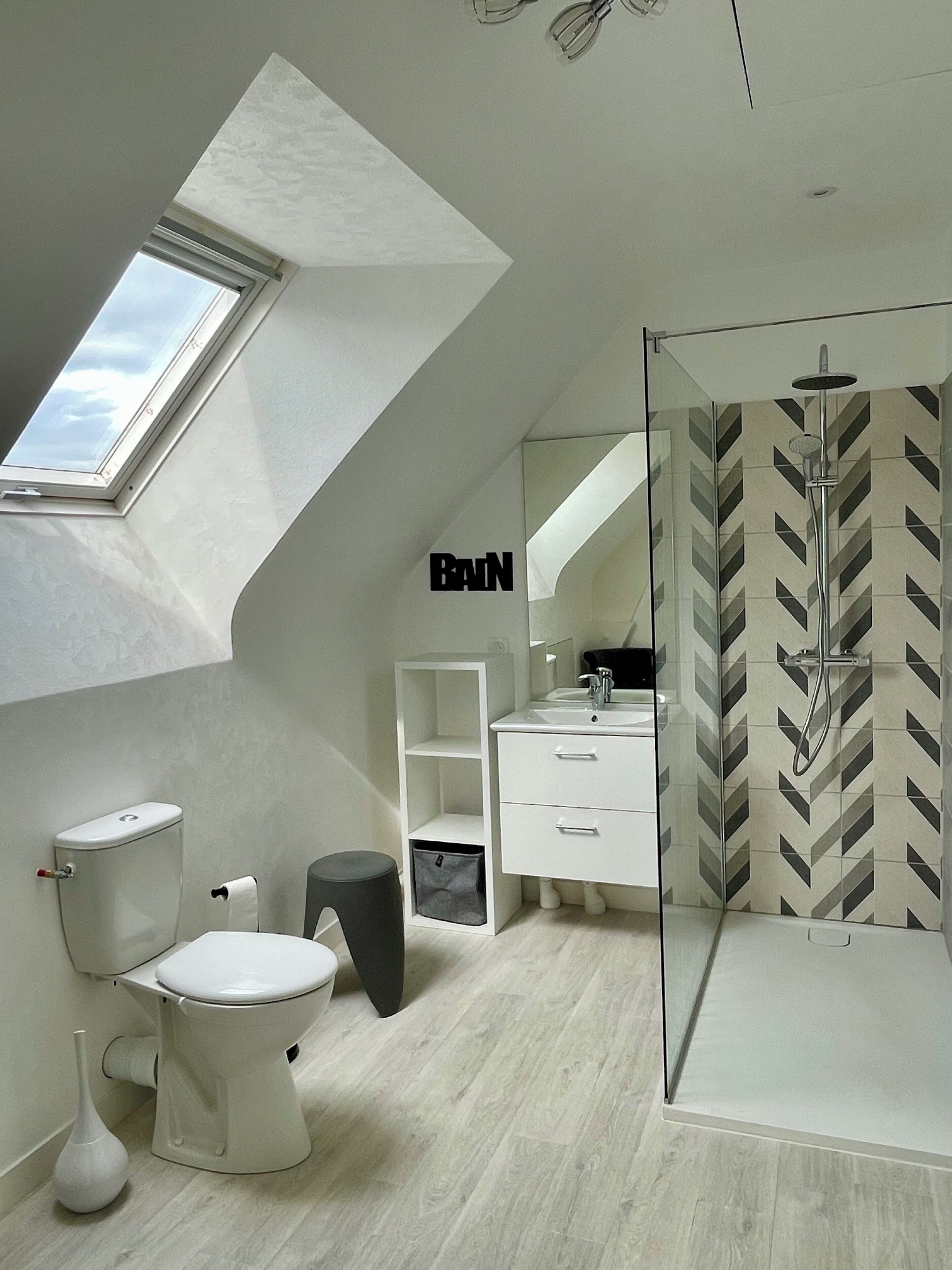 Douche, serviettes fournies