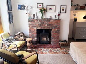 Room - Cosy 18th century, artisan's cottage with garden (Frome)