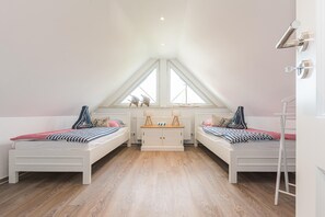 Room - Vrbo Property (Zingst)