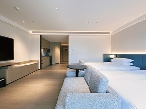 Premium bedding, down comforters, in-room safe, desk - Merak House Guangzhou By The Unlimited Collection (Guangzhou)