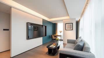 Classic Suite, 1 Bedroom | Premium bedding, down comforters, in-room safe, desk
