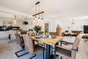 Dining - Vrbo Property (Zingst)