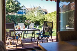 Outdoor dining - Vrbo Property (Zingst)