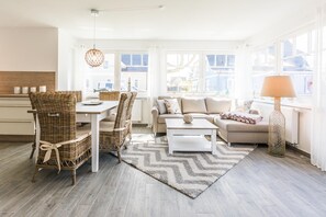 Living area - Vrbo Property (Zingst)