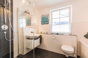 Bathroom - Vrbo Property (Zingst)