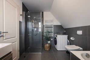 Bathroom - Vrbo Property (Zingst)