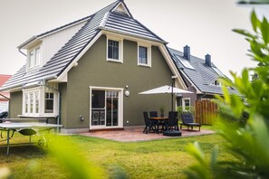 Outdoor dining - Vrbo Property (Zingst)