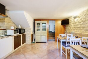 Dining - Room 1 for 3 Guests with Wi-Fi in Como (Como)