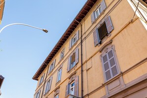 Exterior - Room 1 for 3 Guests with Wi-Fi in Como (Como)