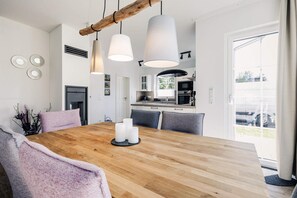 Dining - Vrbo Property (Zingst)