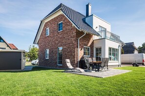 Outdoor dining - Vrbo Property (Zingst)