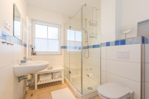 Bathroom - Vrbo Property (Zingst)