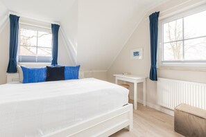 Room - Vrbo Property (Zingst)