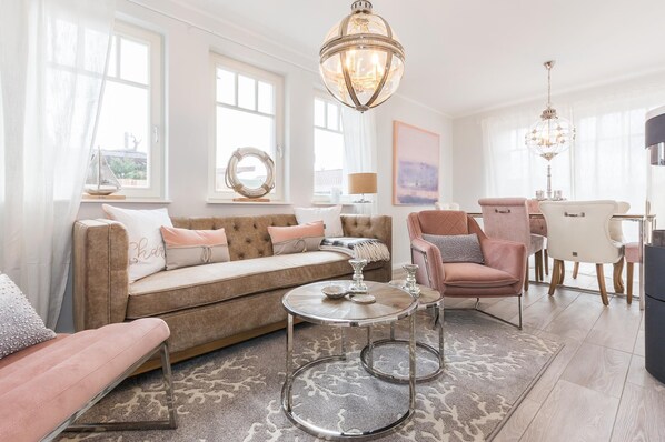 Living area - Vrbo Property (Zingst)