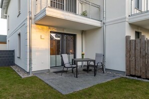 Outdoor dining - Vrbo Property (Prerow)