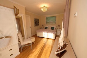 Room - Vrbo Property (Zingst)