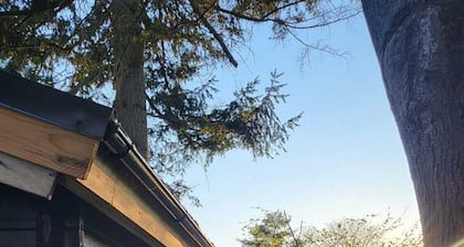 Cosy cabin on the banks of the Thérain - calm and nature