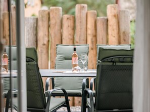 Outdoor dining - Vrbo Property (Prerow)