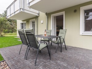 Outdoor dining - Vrbo Property (Prerow)