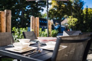 Outdoor dining - Vrbo Property (Prerow)