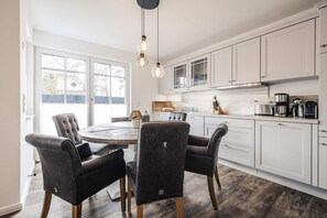 Dining - Vrbo Property (Prerow)