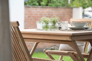 Outdoor dining - Vrbo Property (Zingst)