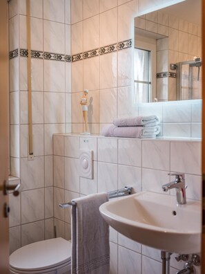Bathroom - Vrbo Property (Zingst)