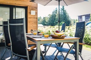 Outdoor dining - Vrbo Property (Zingst)