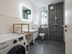 Bathroom - Vrbo Property (Zingst)
