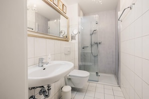Bathroom - Vrbo Property (Zingst)