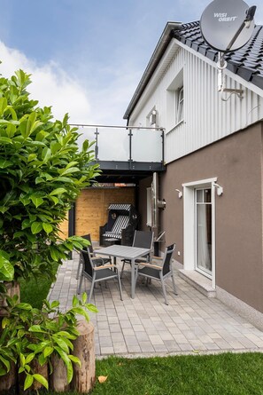 Outdoor dining - Vrbo Property (Zingst)