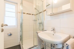 Bathroom - Vrbo Property (Zingst)