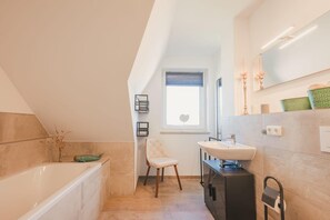 Bathroom - Vrbo Property (Fuhlendorf)