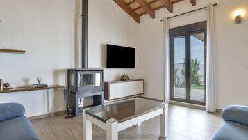 Televisie en een open haard