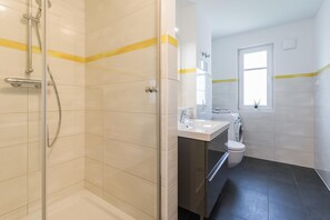 Bathroom - Vrbo Property (Zingst)