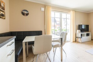 Dining - Vrbo Property (Zingst)