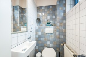 Bathroom - Vrbo Property (Zingst)