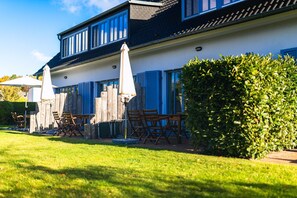 Outdoor dining - Vrbo Property (Zingst)