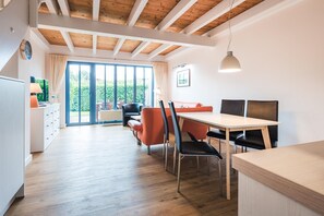 Dining - Vrbo Property (Zingst)